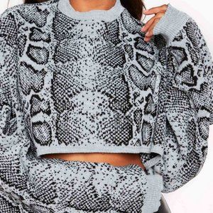 MISSY EMPIRE Grey Snake Print Cropped Knit Sweater